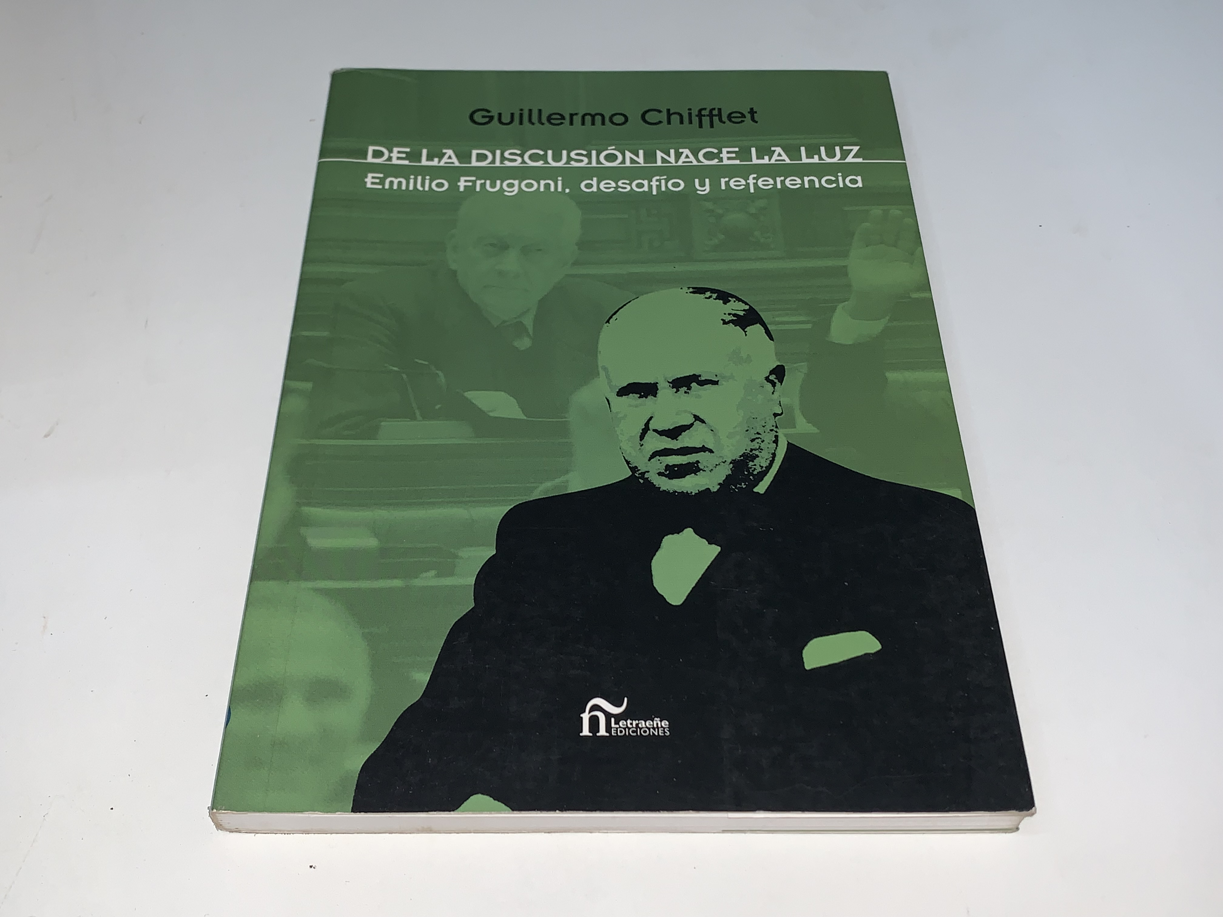 DE LA DISCUSIÓN NACEN LA LUZ