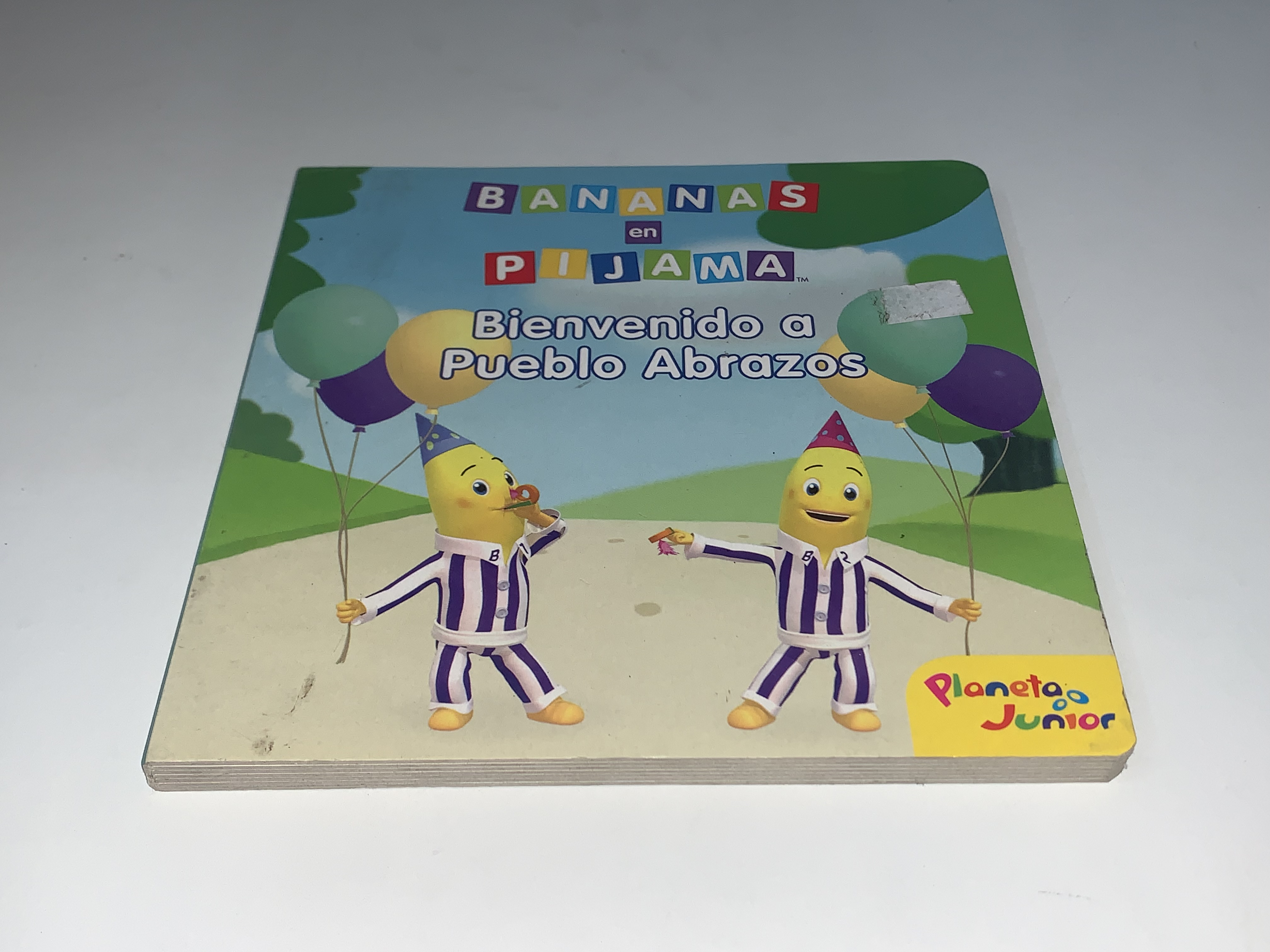 Bananas en pijama: Bienvenido a Pueblo Abrazos