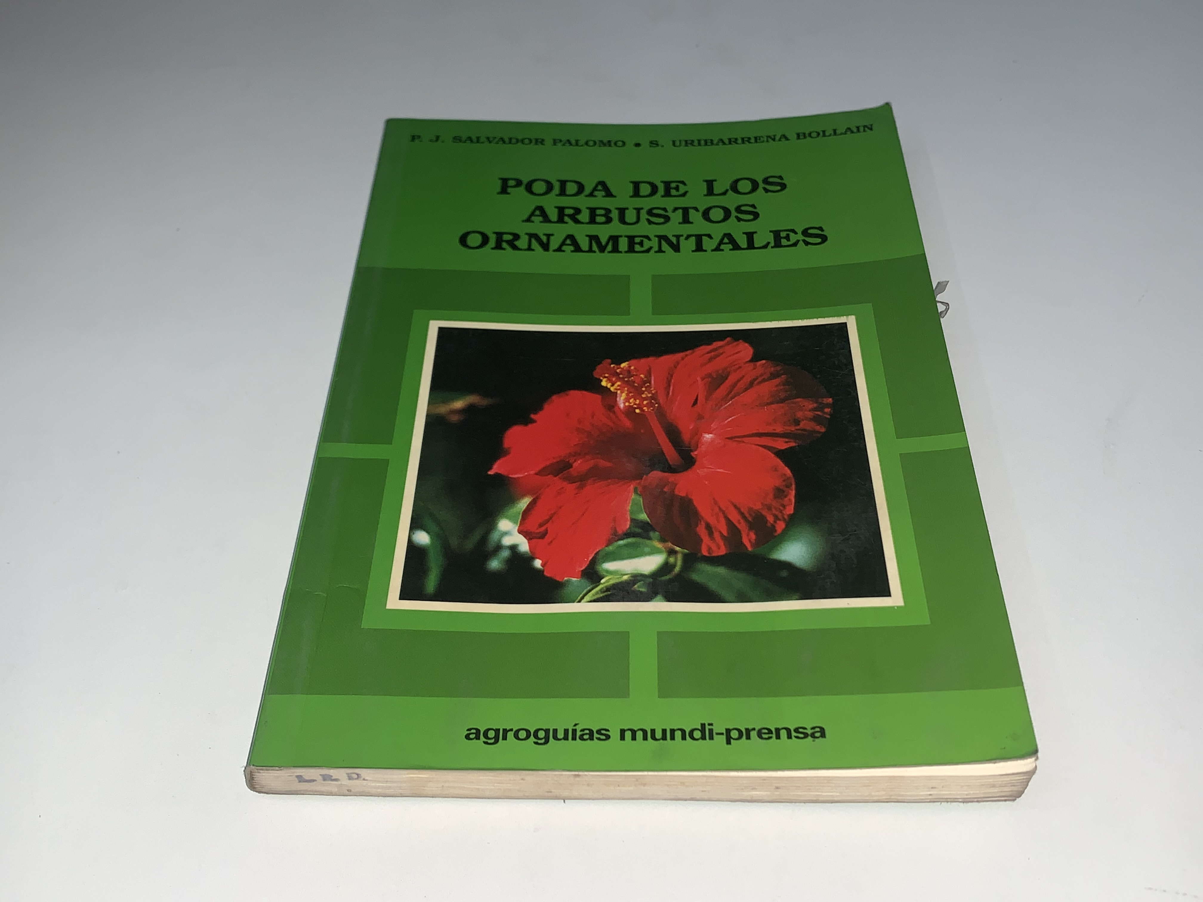 Poda de los arbustos ornamentales