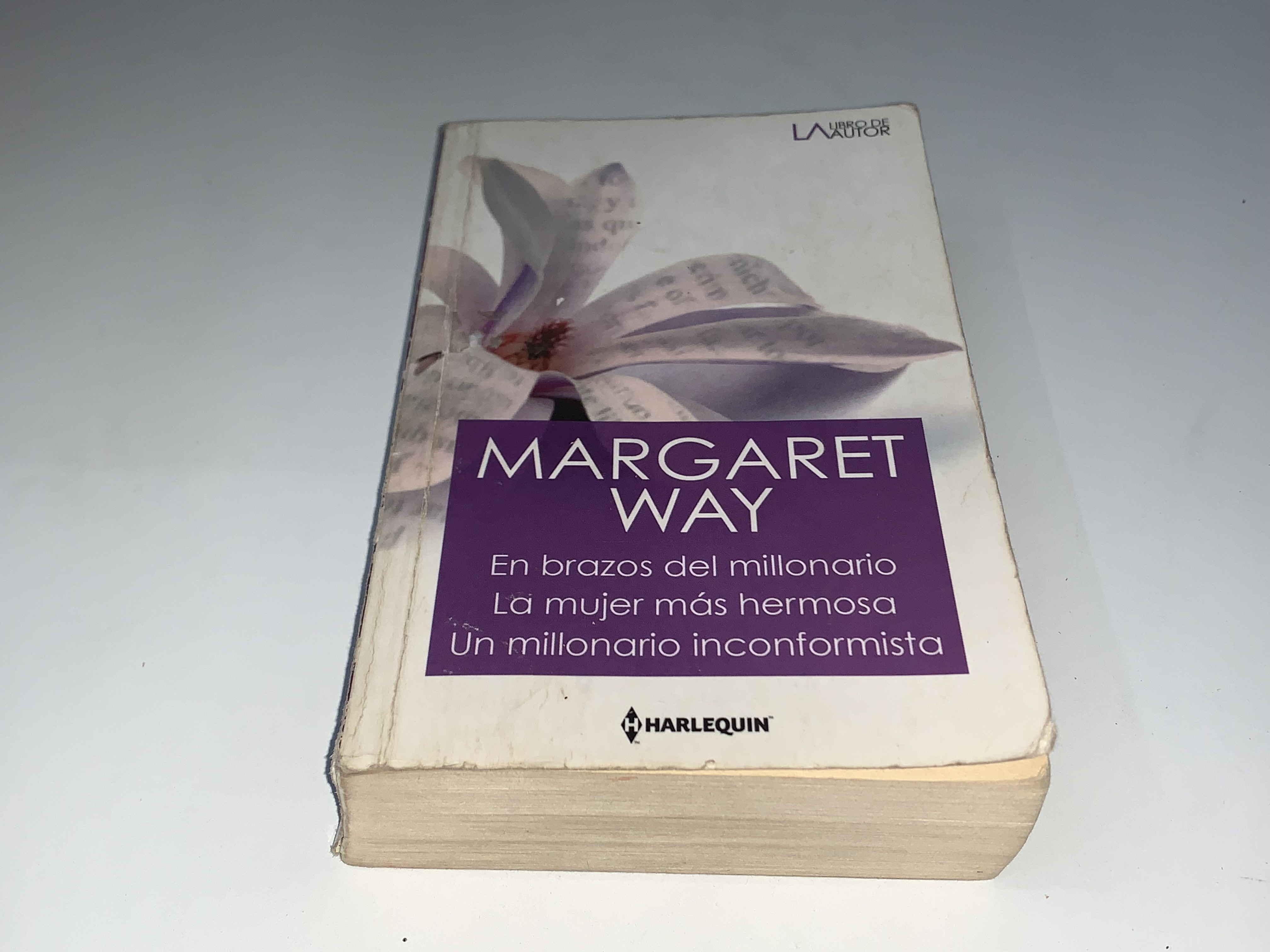 En brazos del millonario; La mujer más hermosa; Un millonario inconformista