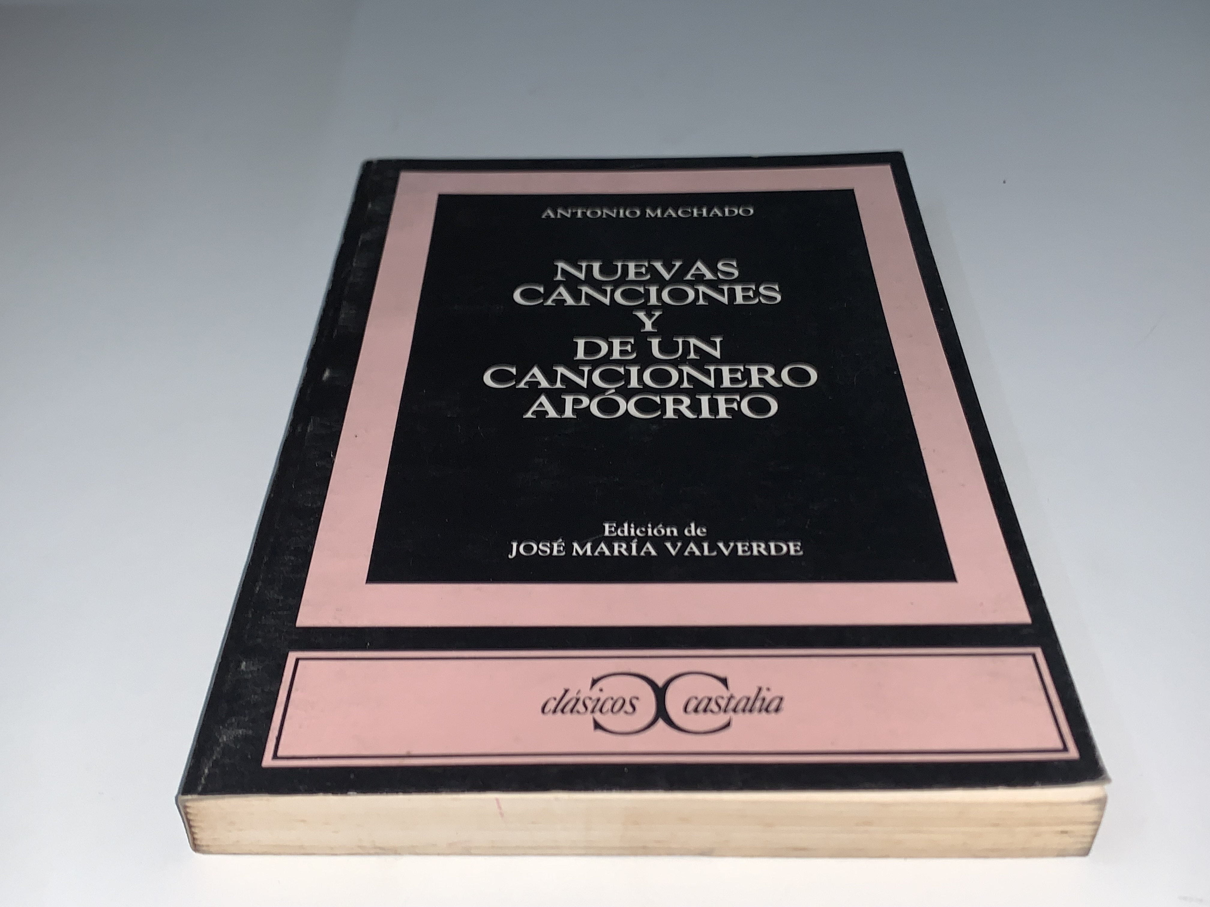 Nuevas canciones y de un cancionero apócrifo