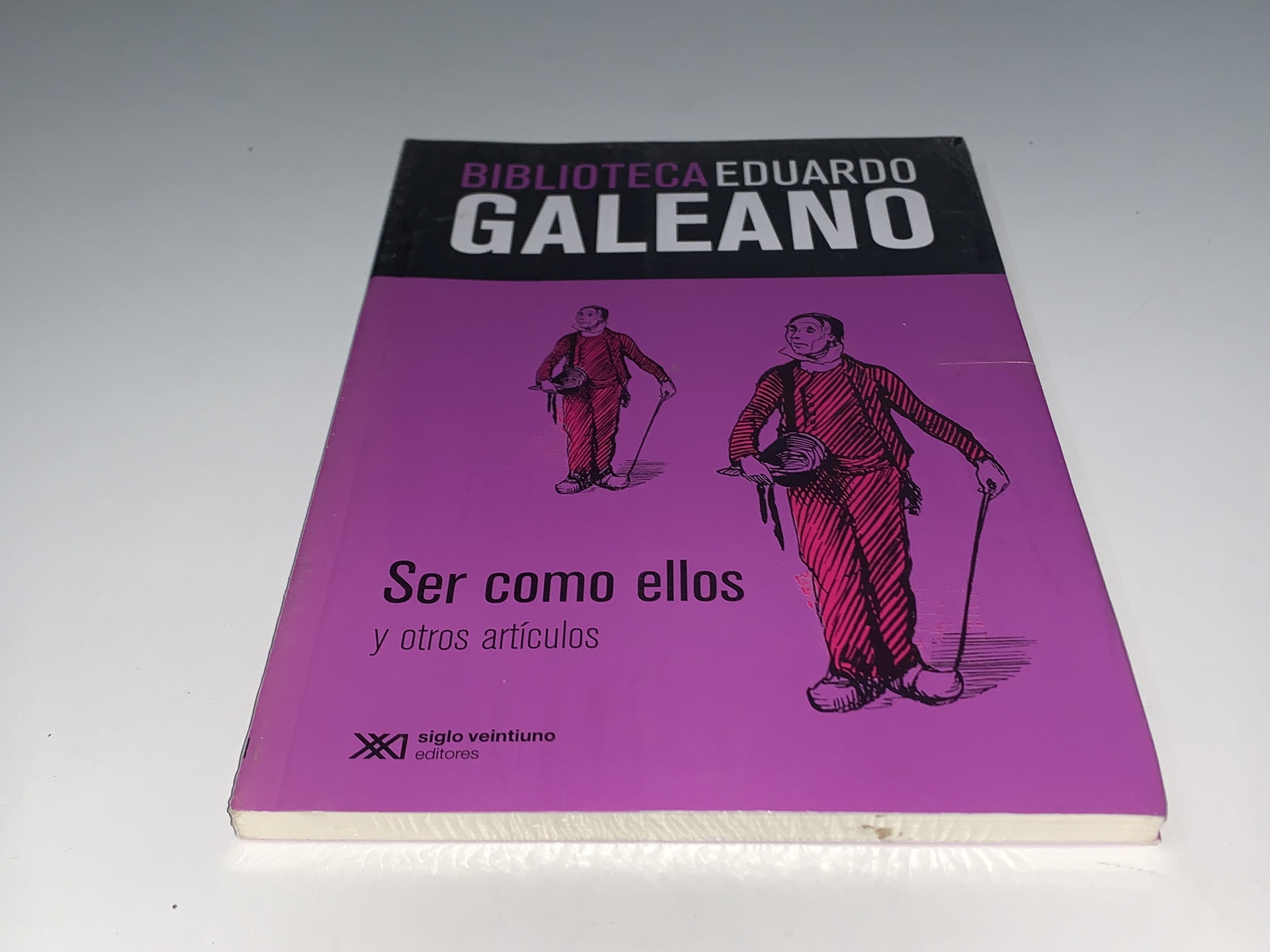 Ser como ellos y otros artículos