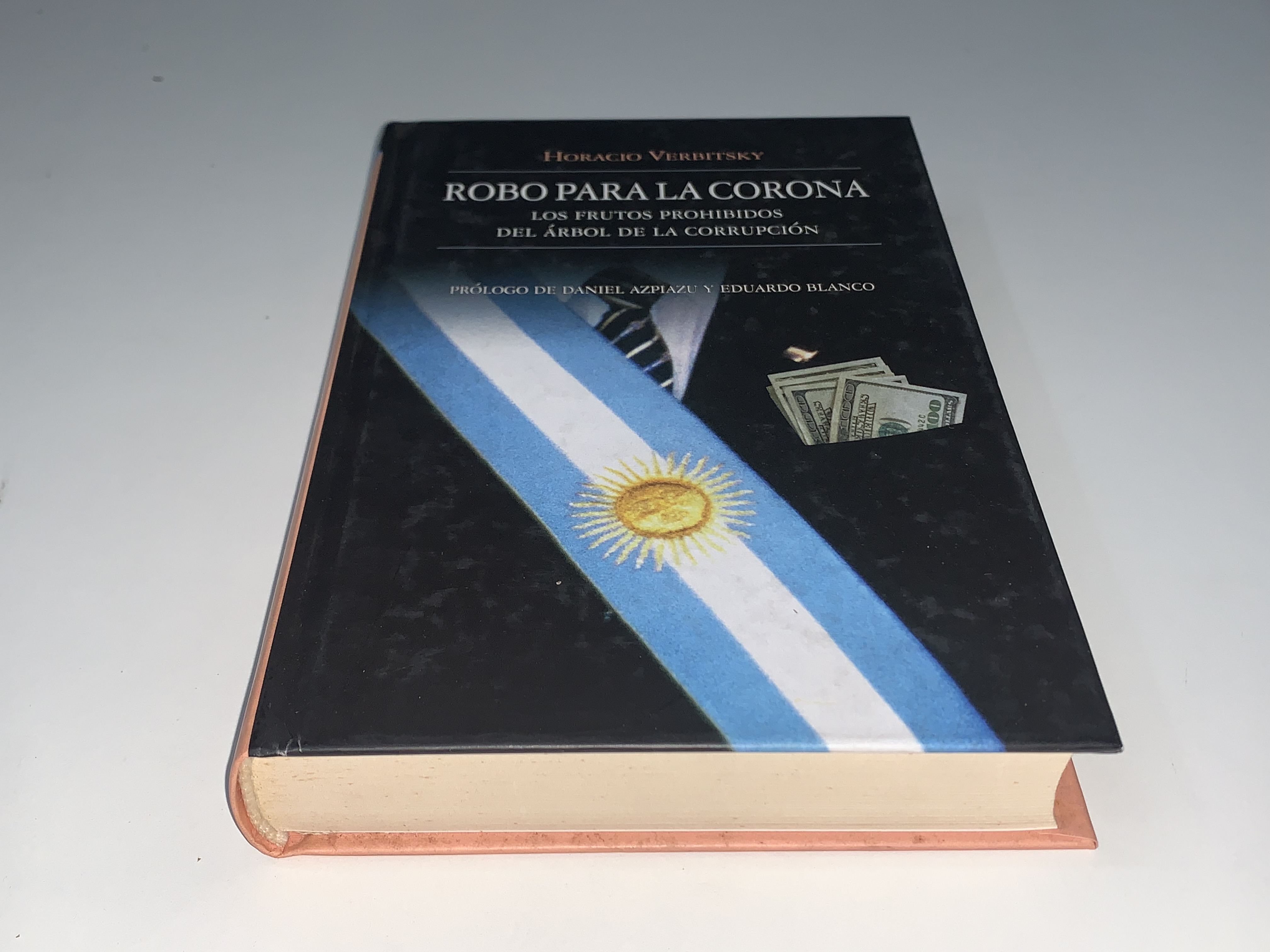 Robo para la corona