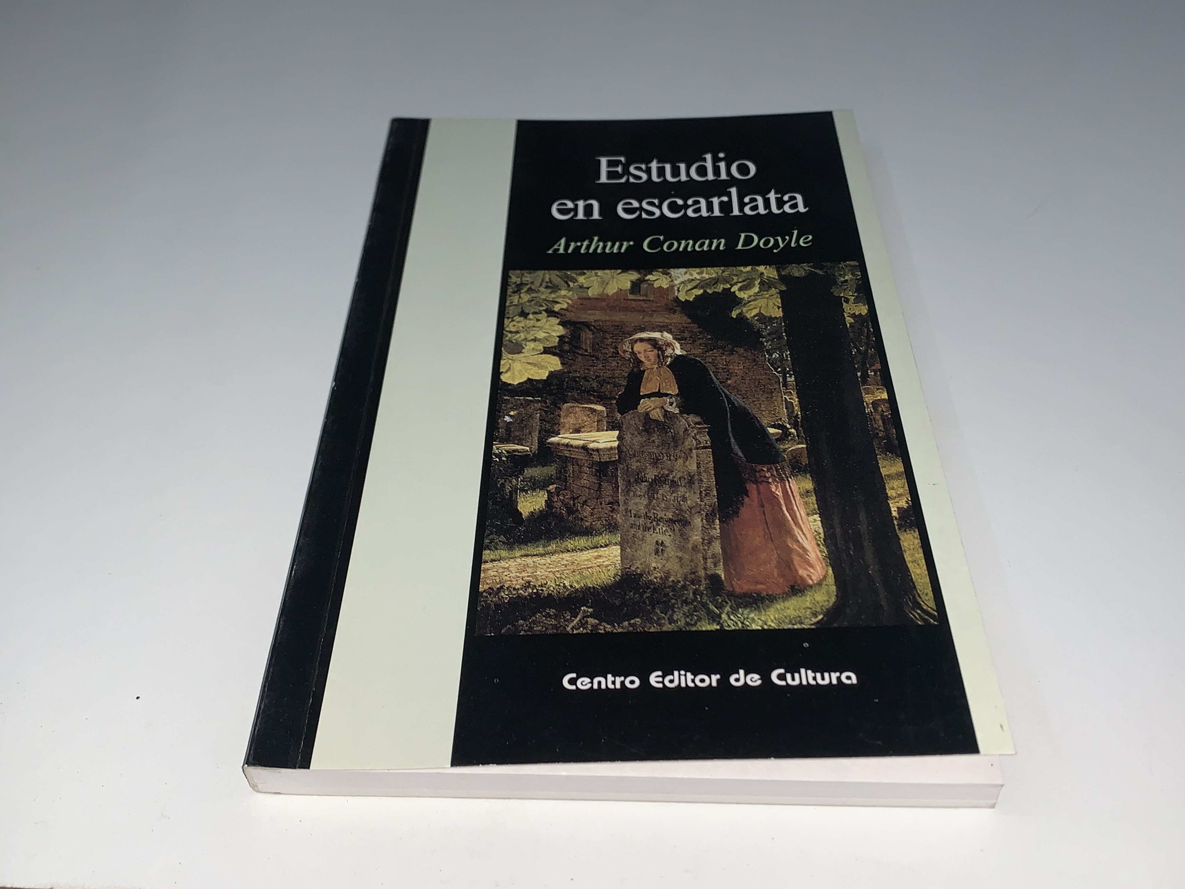 Estudio en escarlata