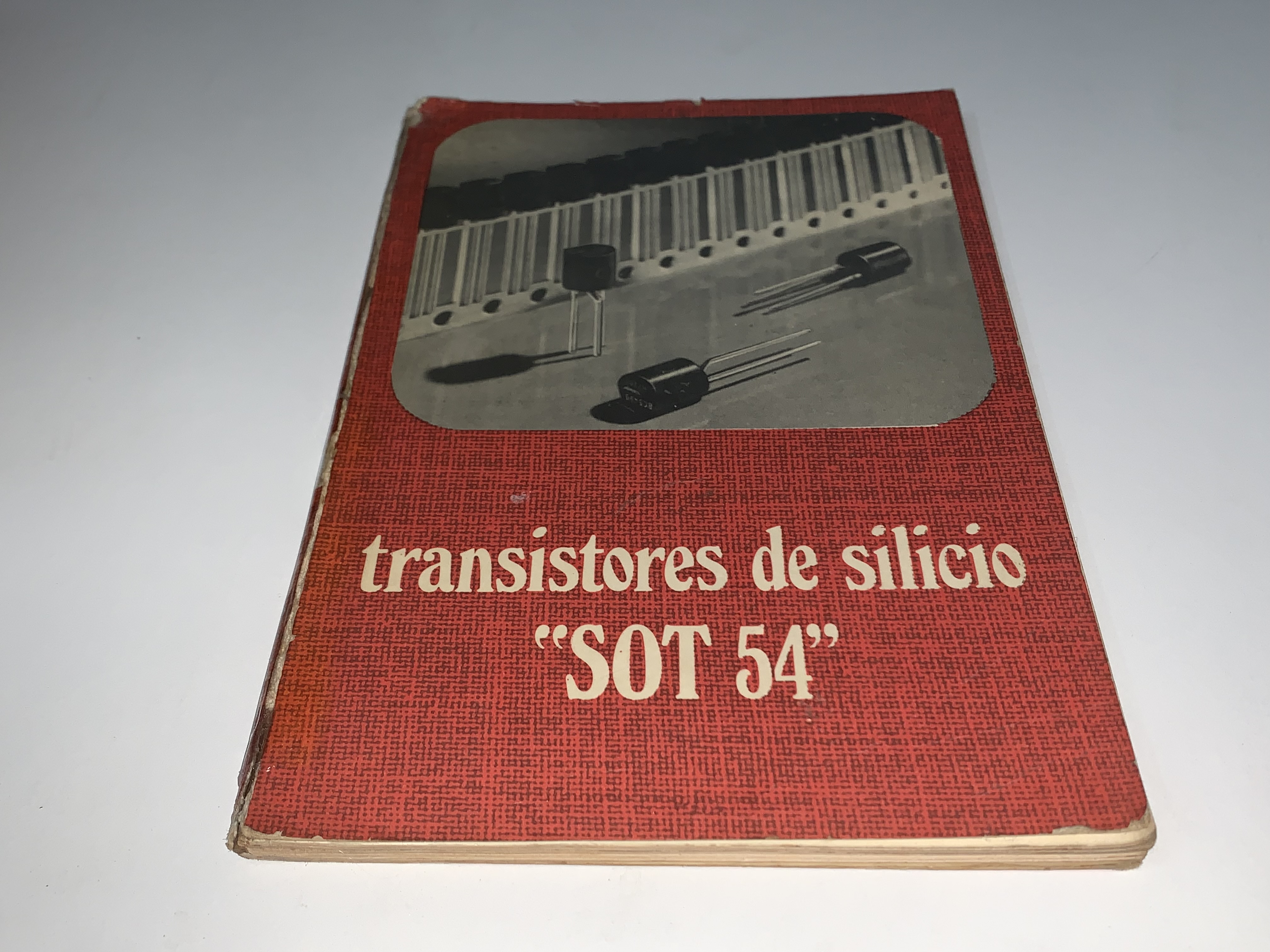 Transistores de silicio "SOT 54"