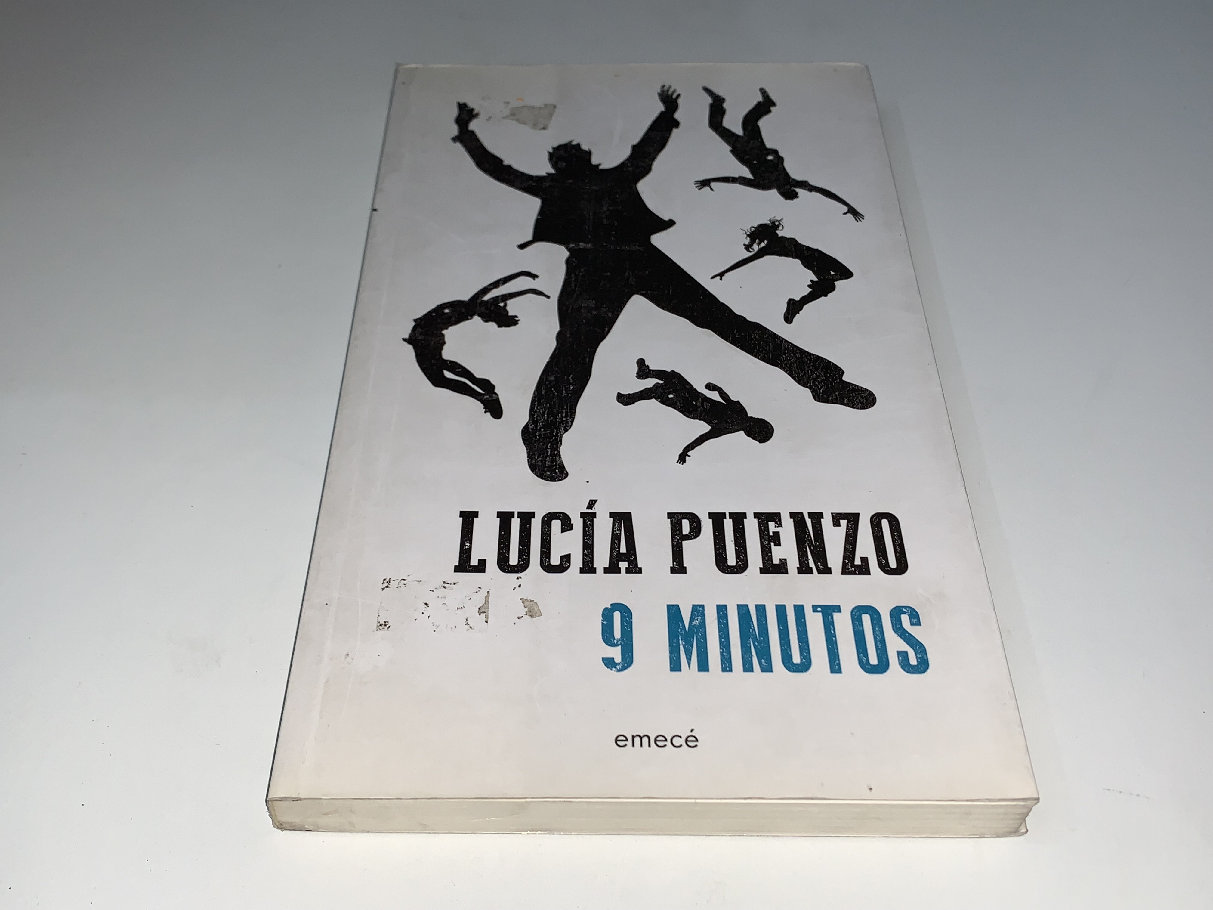 9 minutos