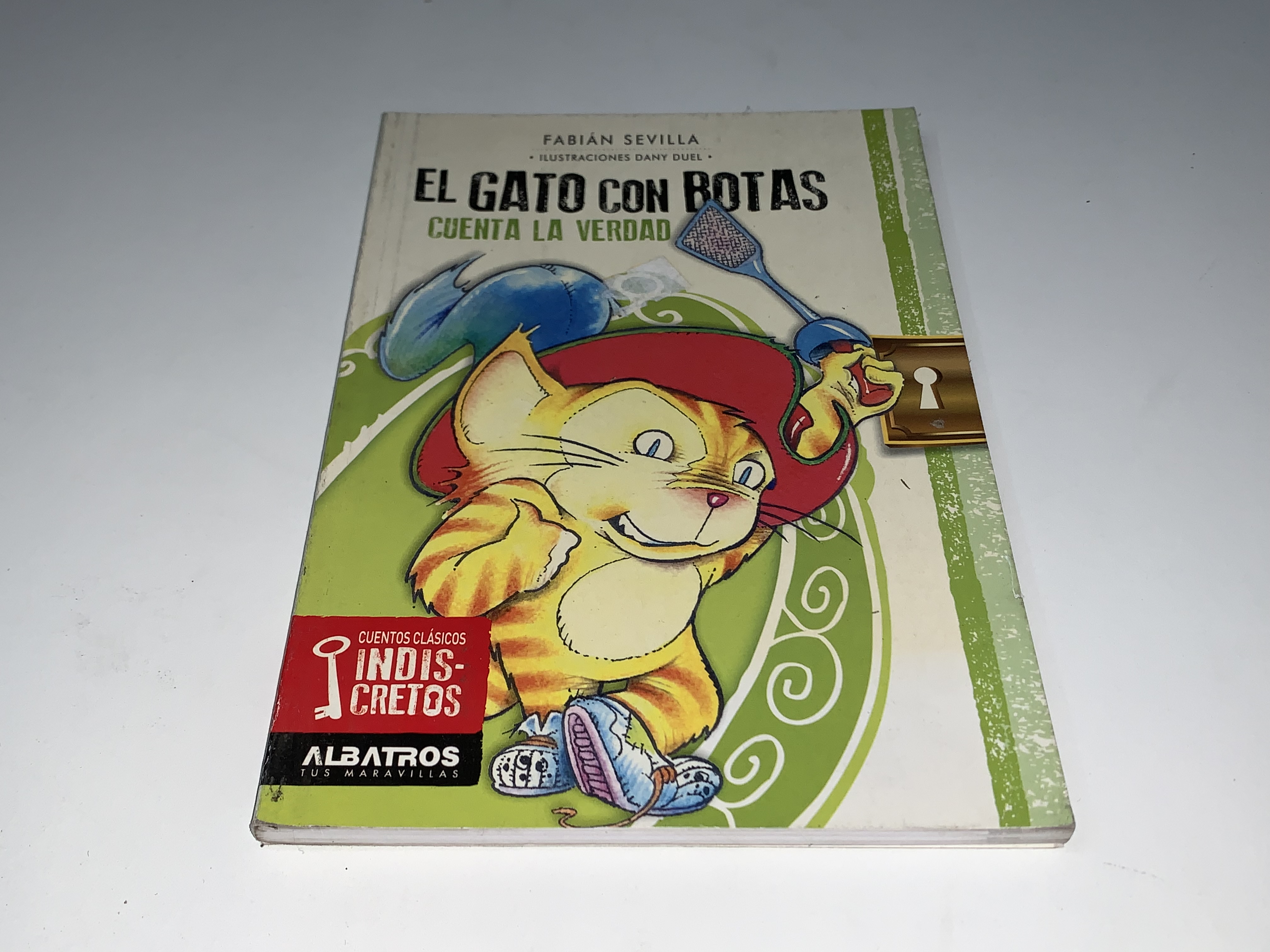 El gato con botas cuenta la verdad
