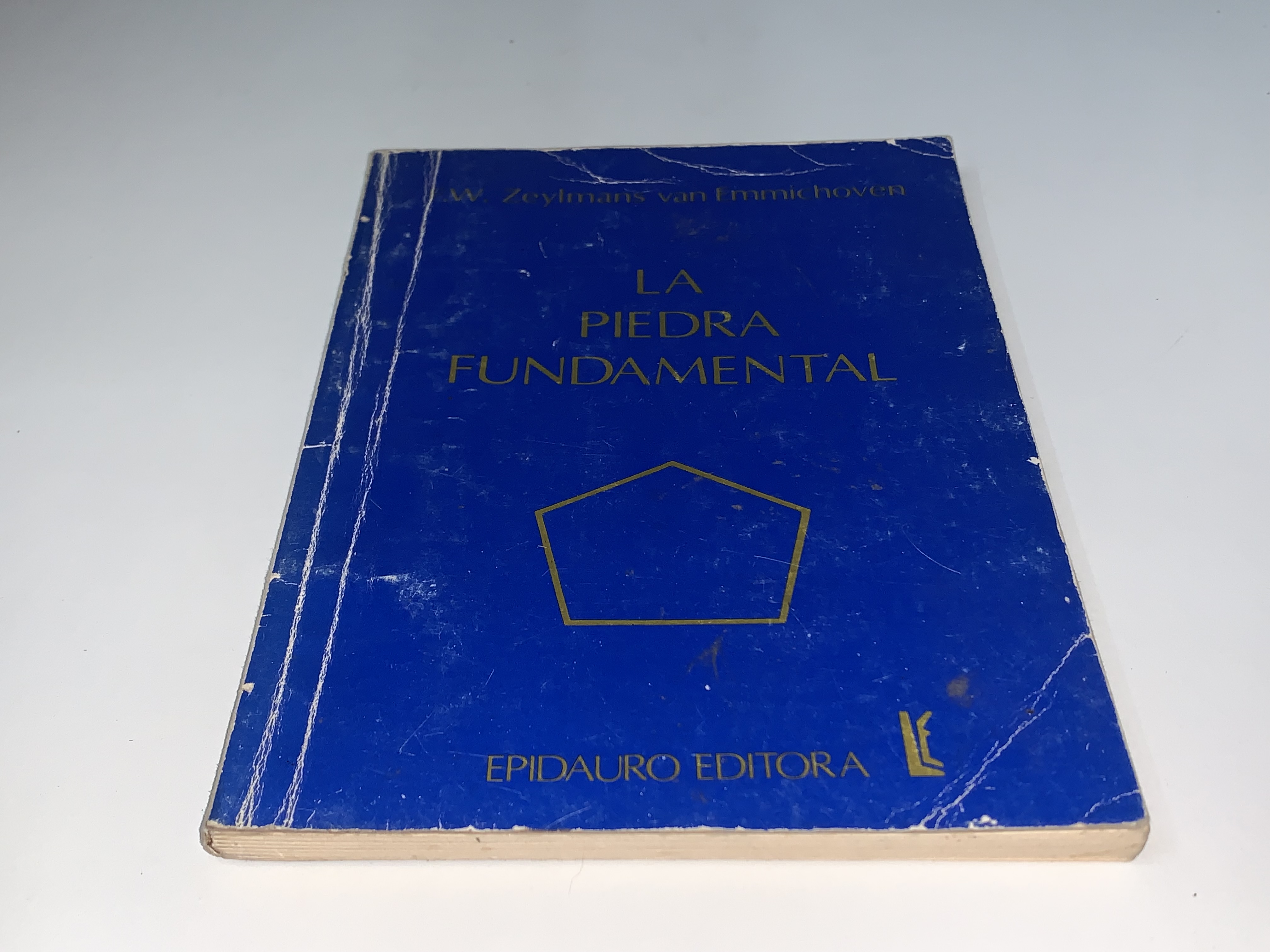 La piedra fundamental