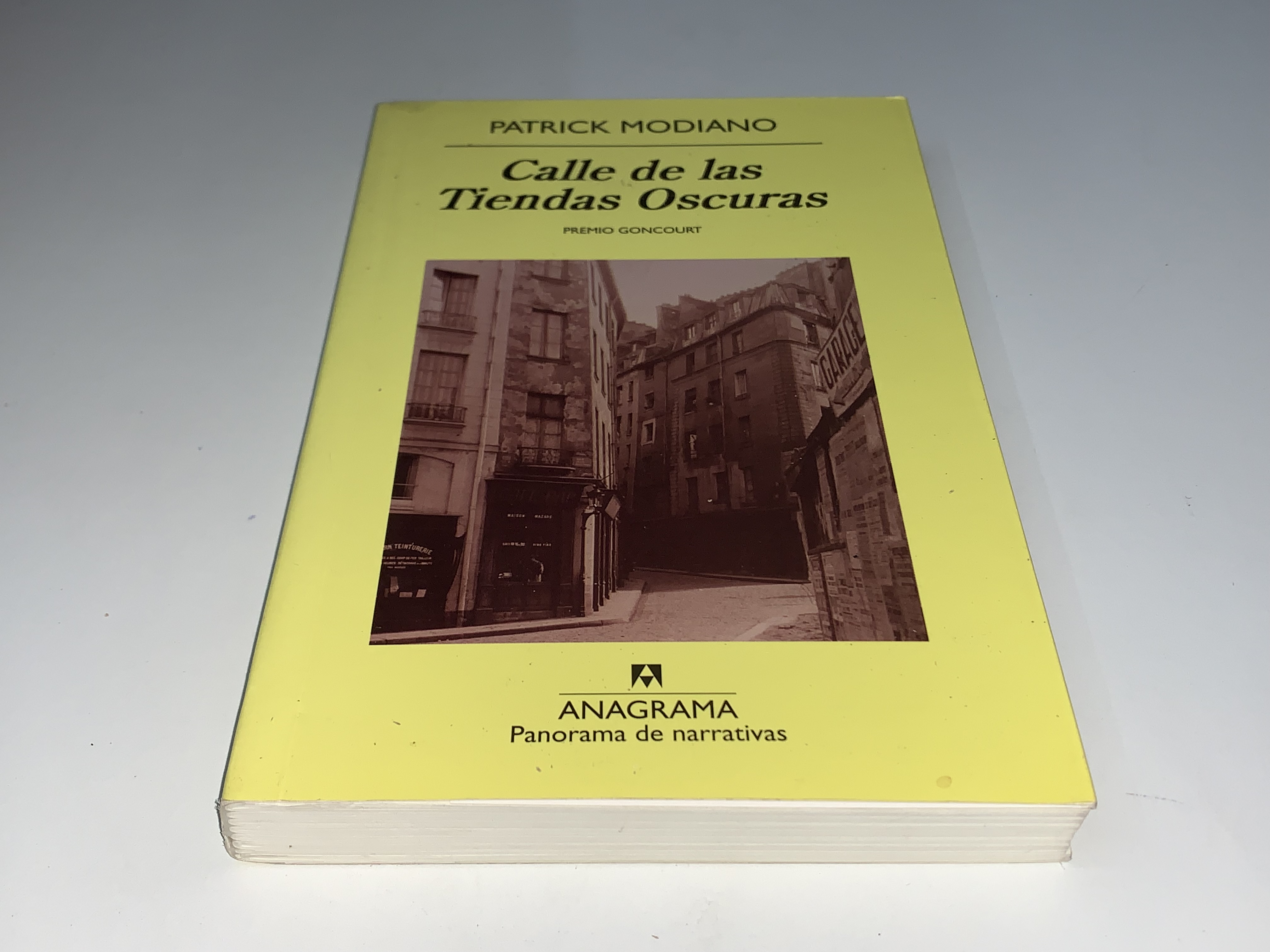 Calle de las Tiendas Oscuras