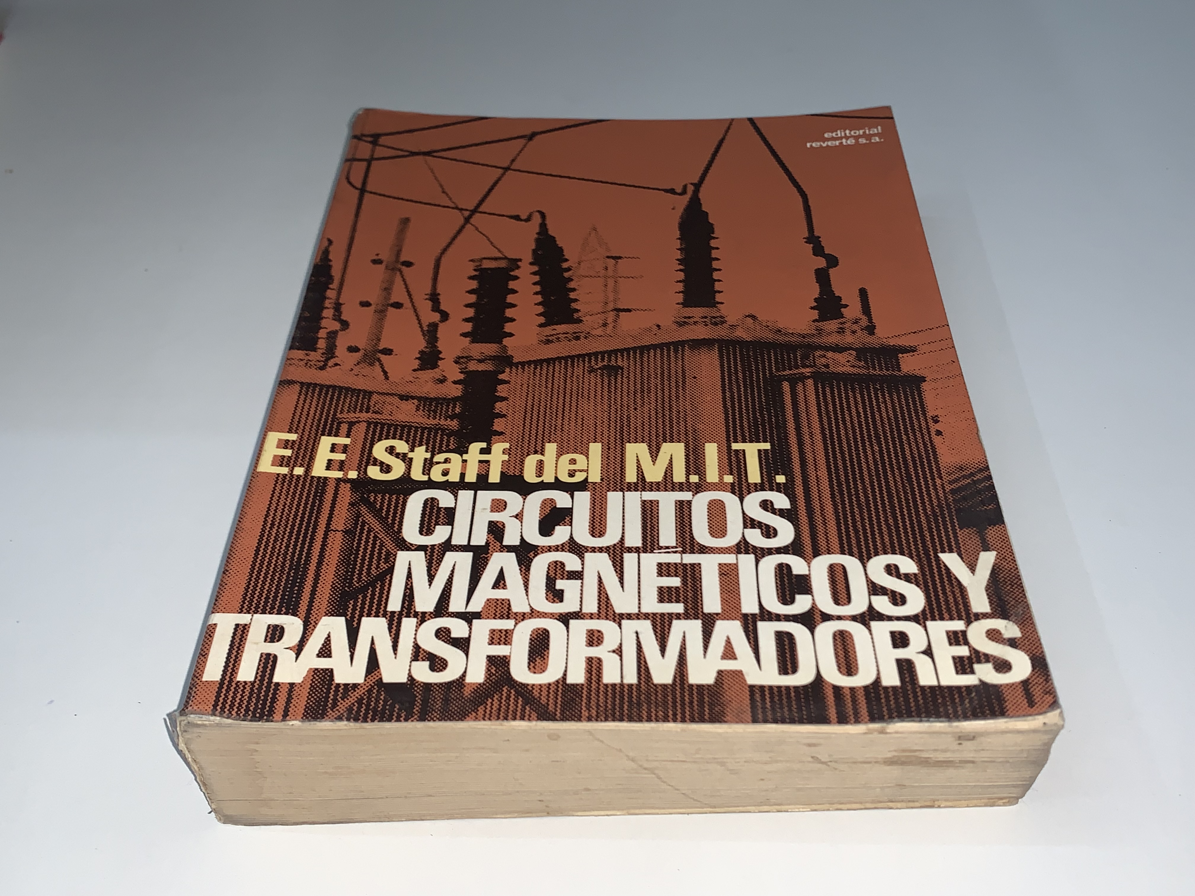 Circuitos Magnéticos y Transformadores
