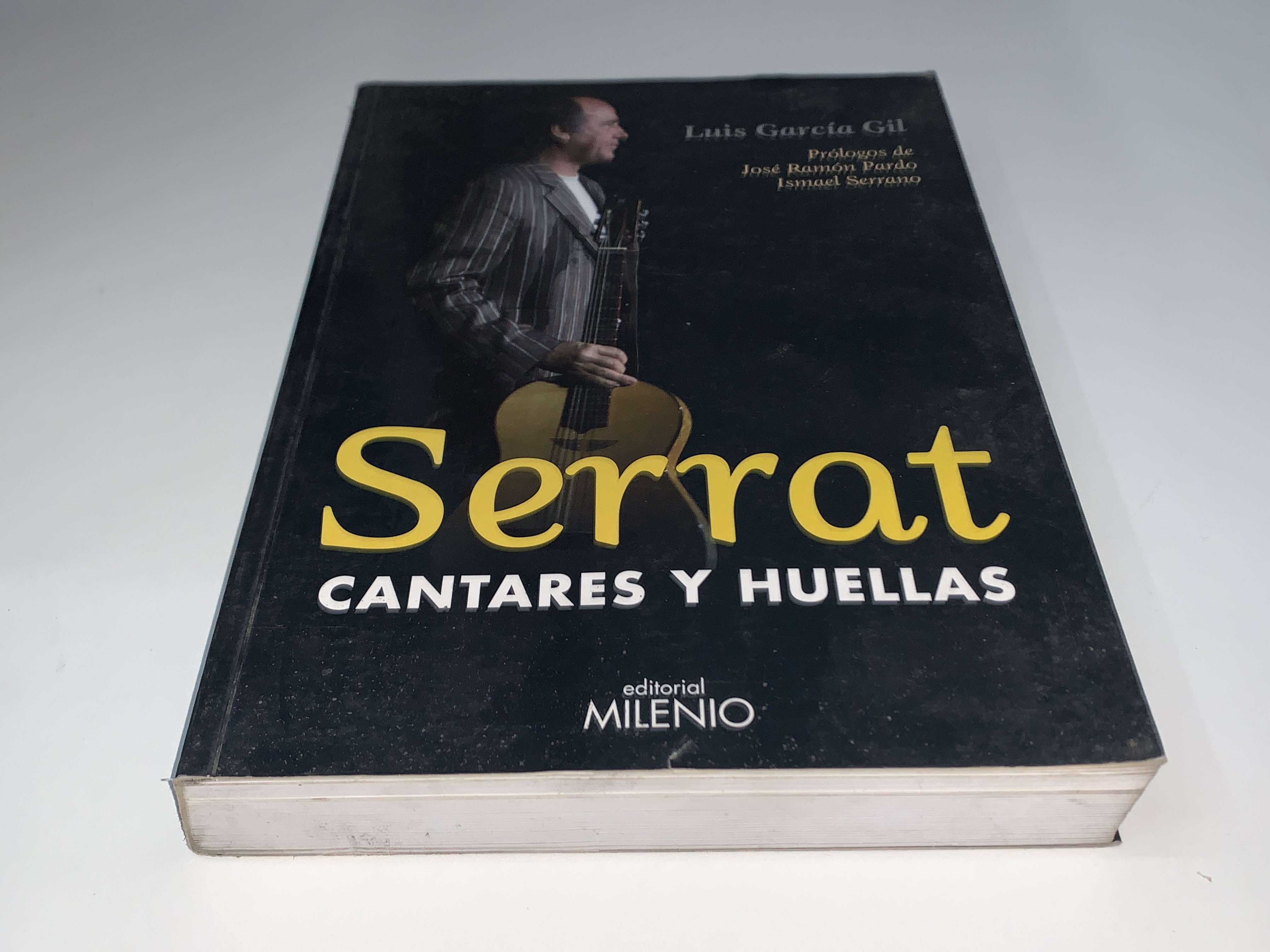 Cantares y huellas