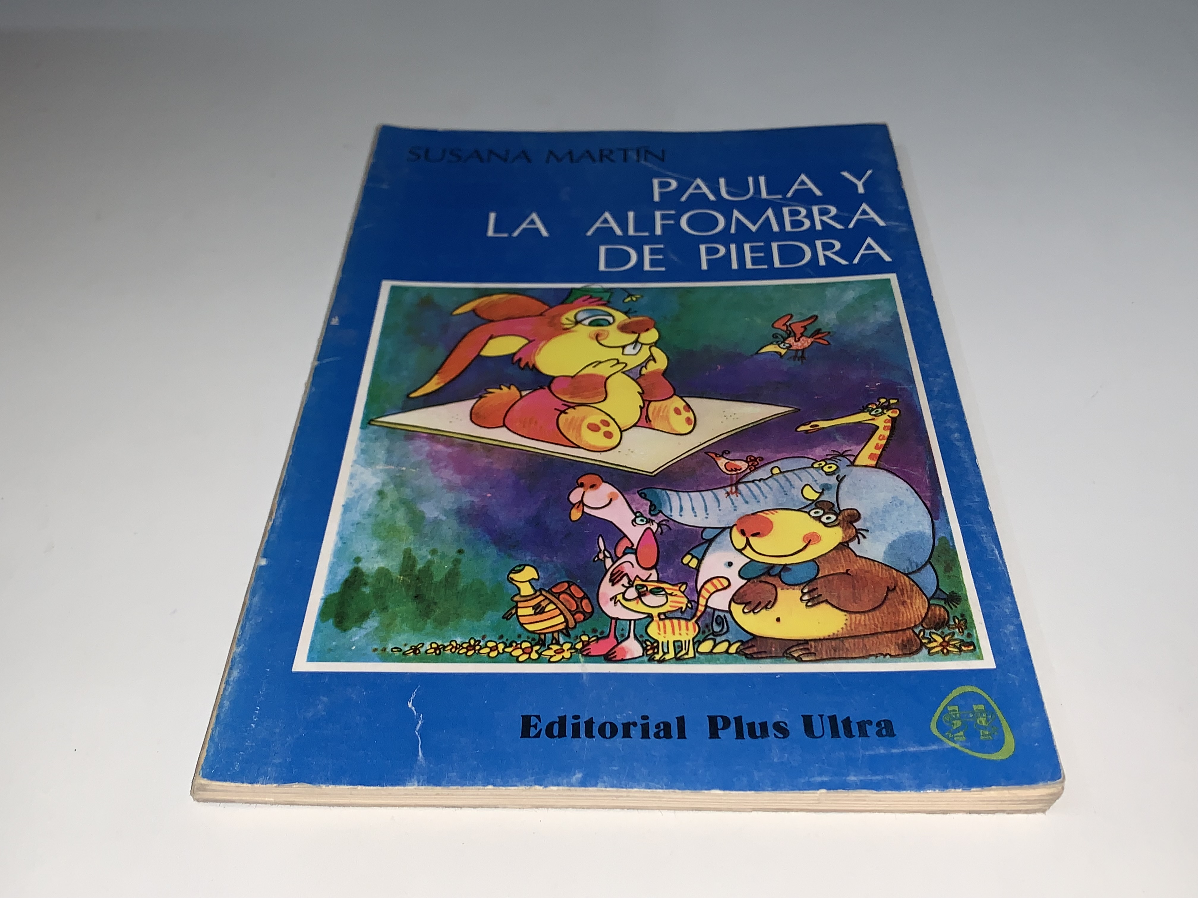 Paula y la alfombra de piedra