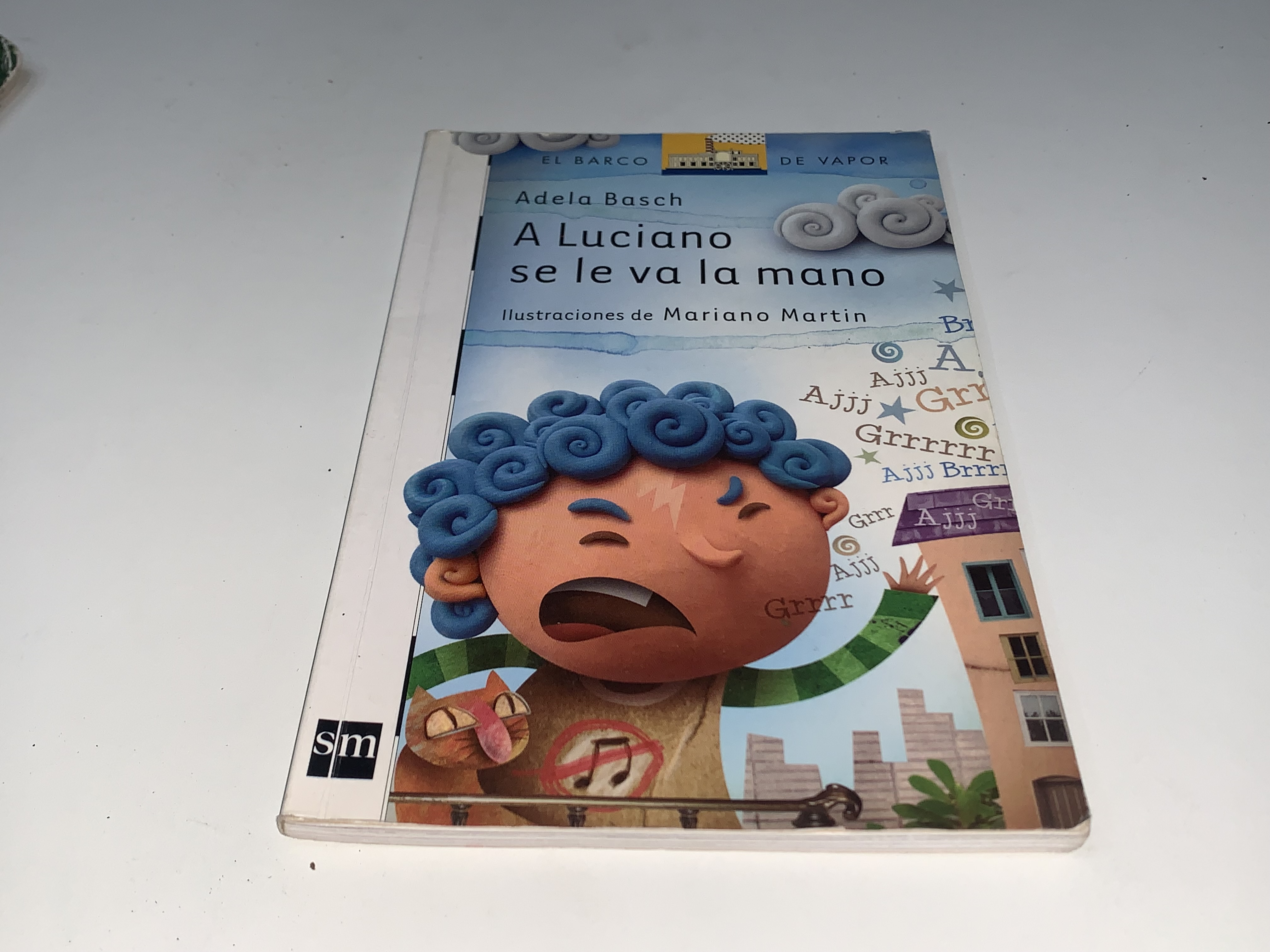 A Luciano se le va la mano