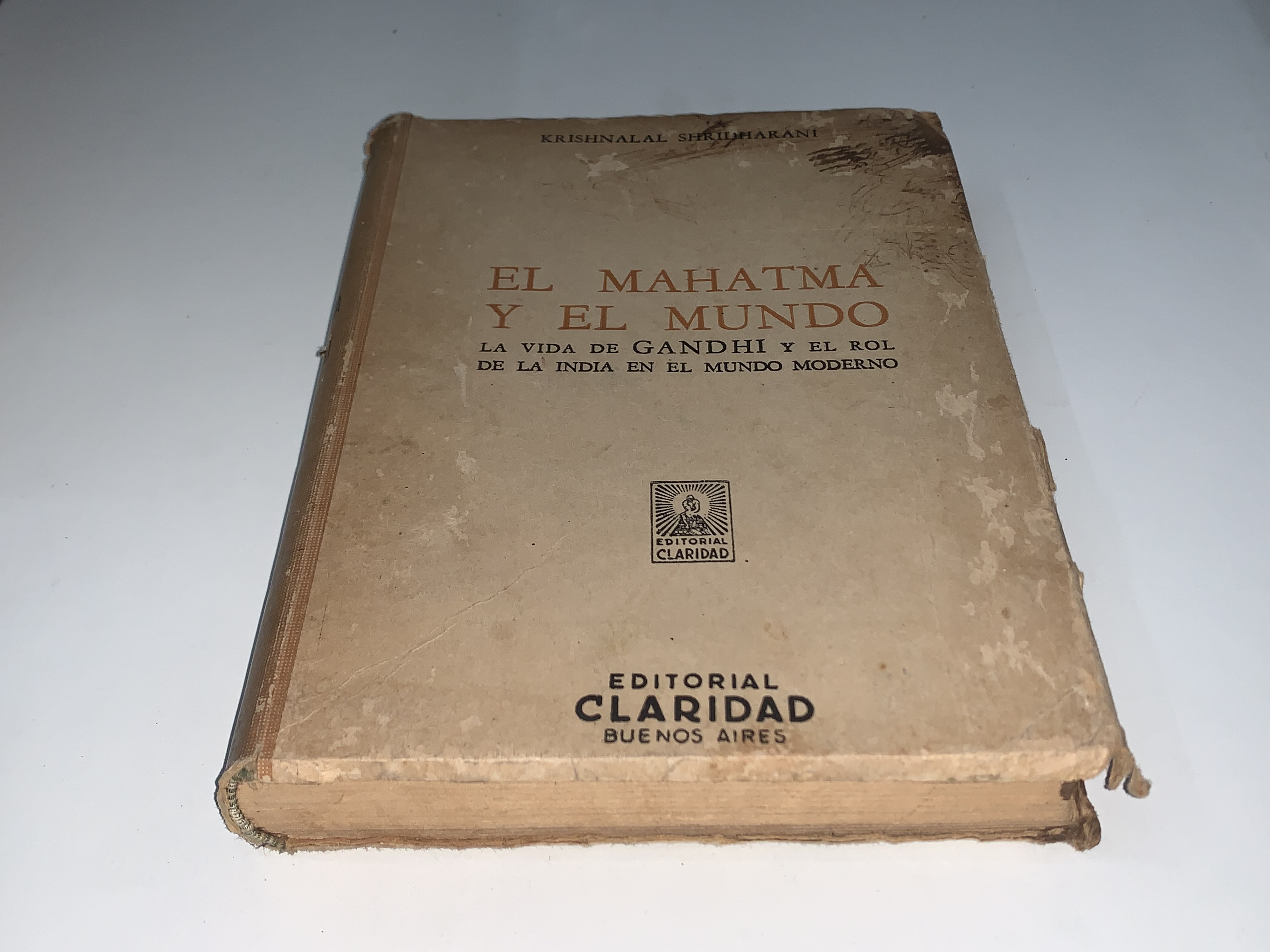 El Mahatma y el mundo